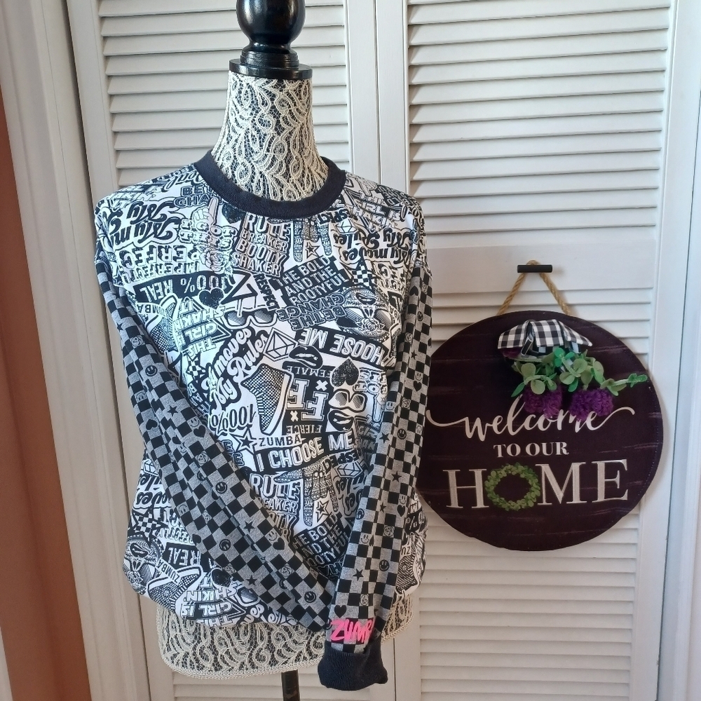 Zumba Fitness Wear Graphic Black and White Crewneck Sweatshirt Small